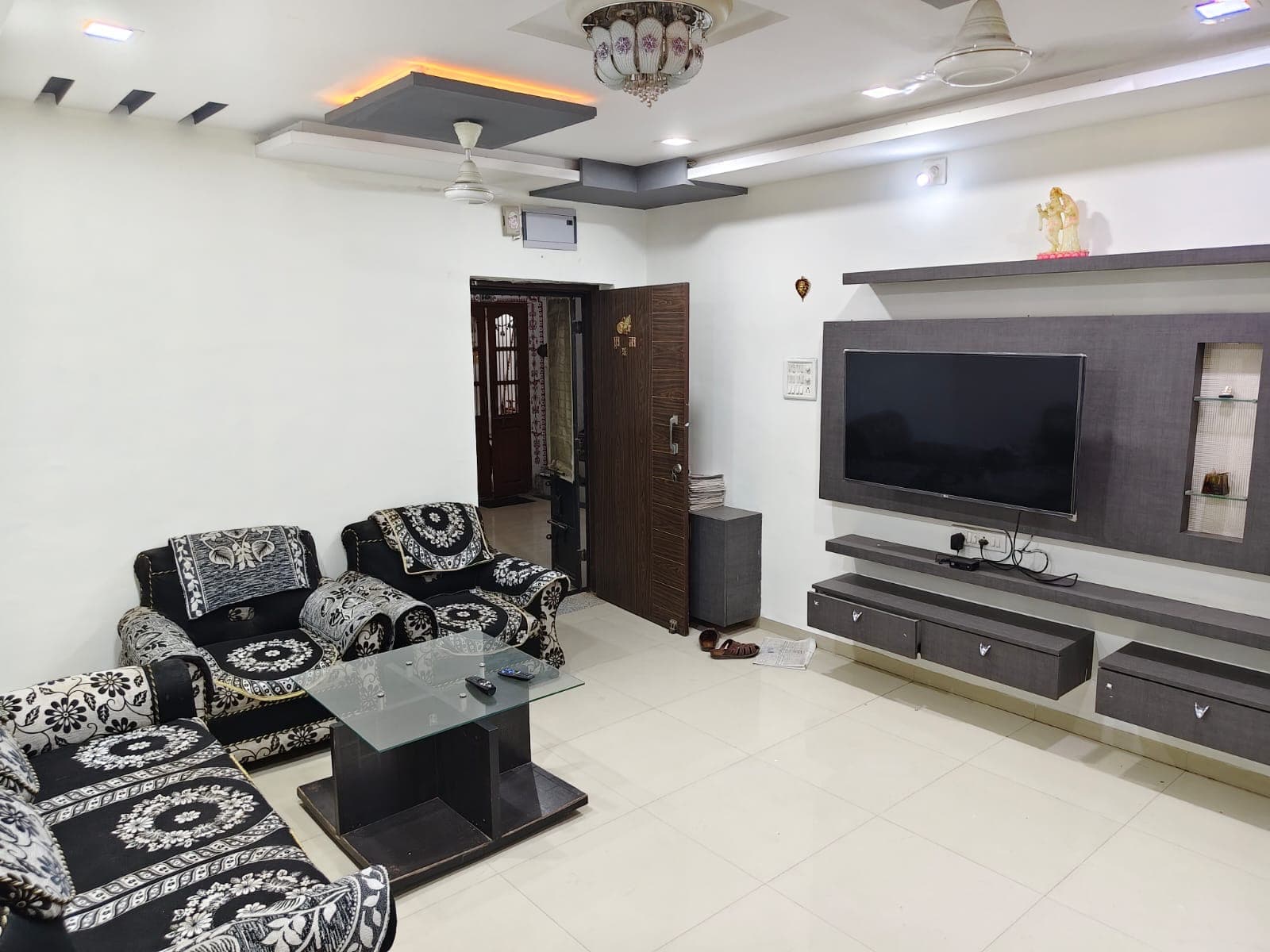 2 BHK Fully Furnished Flat for Rent Waghodia Road